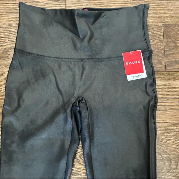 Spanx NWT Leggings Black Faux Leather 🖤 - Picture 4 of 13